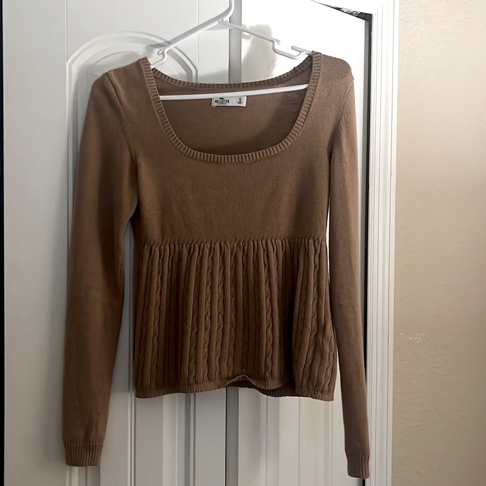 Tan Hollister seater perfect for fall and winter!